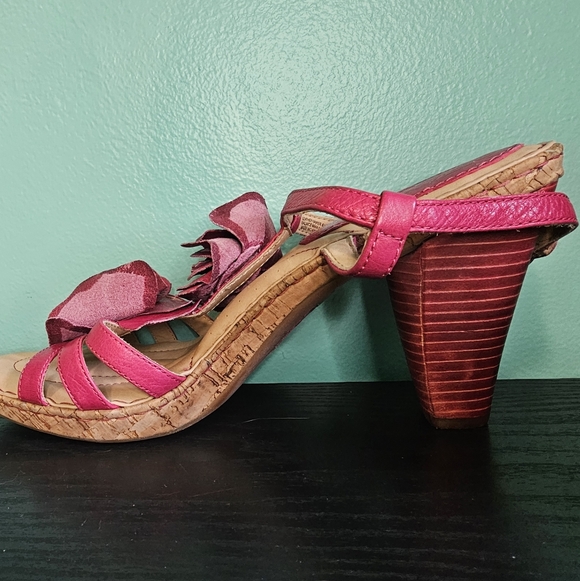 Born Crown Women’s Floral Pink Leather Sandals Women's Size 10 - Picture 3 of 13